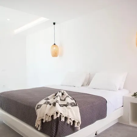 Caldera Cliff Illusion Apartmanhotel