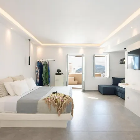 Caldera Cliff Illusion סנטוריני