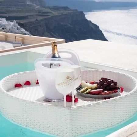 Caldera Cliff Illusion סנטוריני