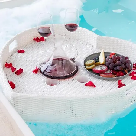 Caldera Cliff Illusion סנטוריני