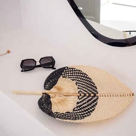 מלון דירות Caldera Cliff Illusion 4*