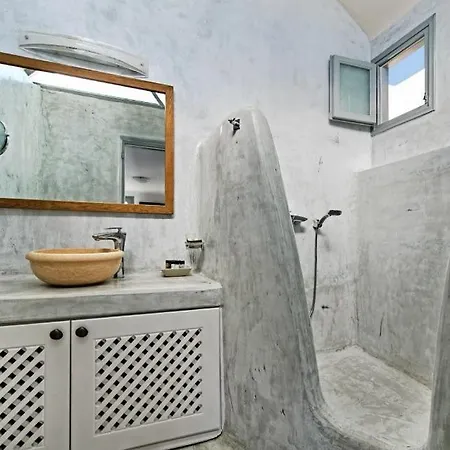 Caldera Cliff Illusion Firá