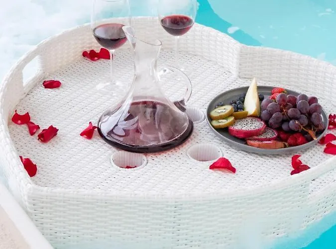 Caldera Cliff Illusion Firá