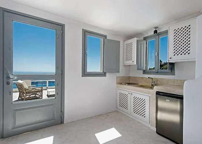 Caldera Cliff Illusion アパートホテル 4*