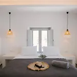 Caldera Cliff Illusion Апарт-отель Тира