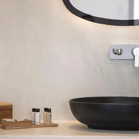 Caldera Cliff Illusion