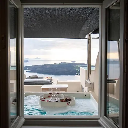Caldera Cliff Illusion Aparthotel