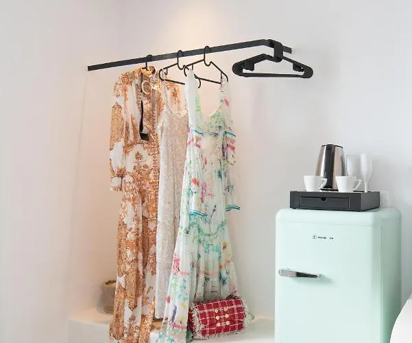 Caldera Cliff Illusion 4* Fira (Santorini)