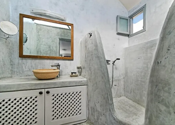 Caldera Cliff Illusion Fira (Santorini)